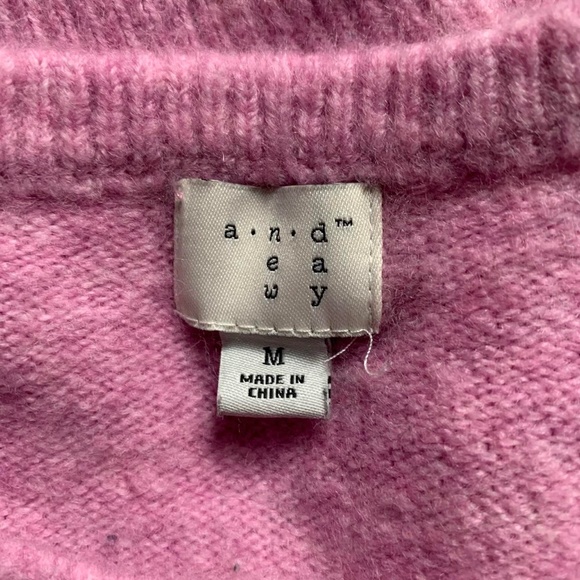 A New Day women's soft fuzzy pink crew neck sweater size medium, like new - Picture 3 of 3